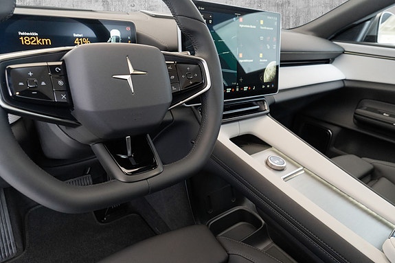 Polestar 4 18 of 30