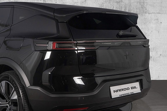 Polestar 3 8 of 30