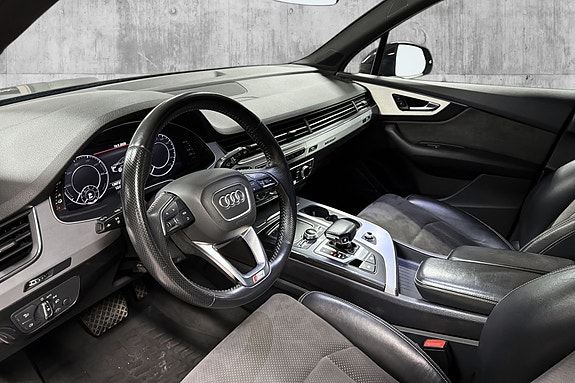 Audi Q7 13 of 24
