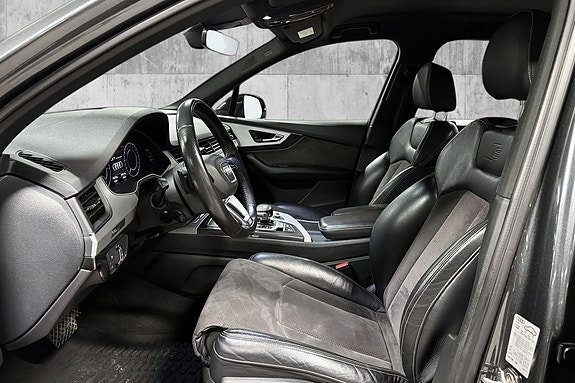 Audi Q7 12 of 24