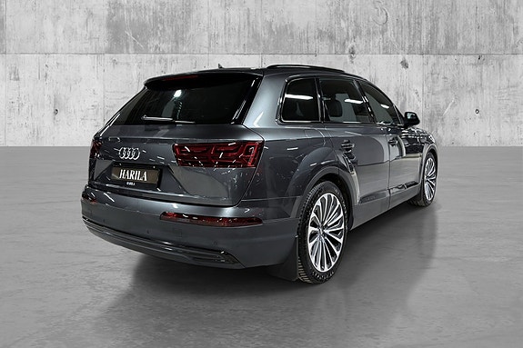 Audi Q7 6 of 24