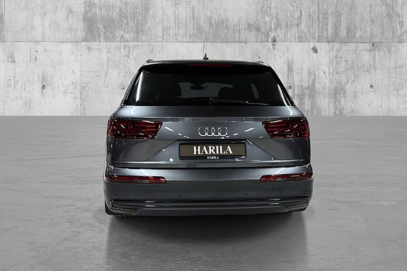 Audi Q7 7 of 24