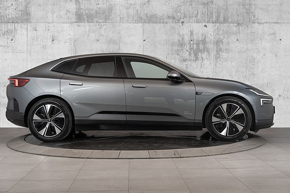 Polestar 4 14 of 30