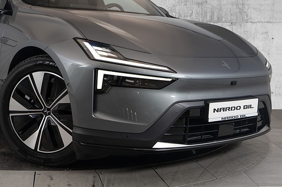 Polestar 4 2 of 30