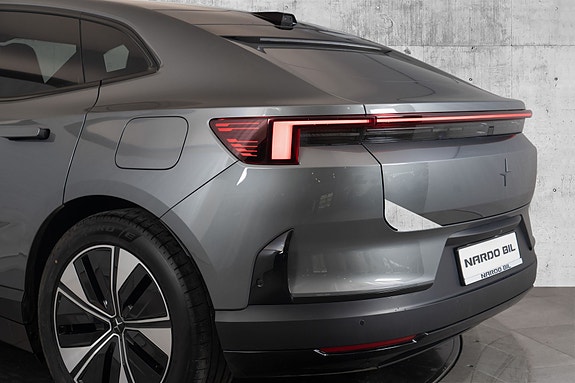Polestar 4 11 of 30