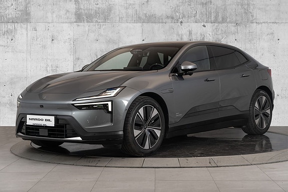 Polestar 4 7 of 30