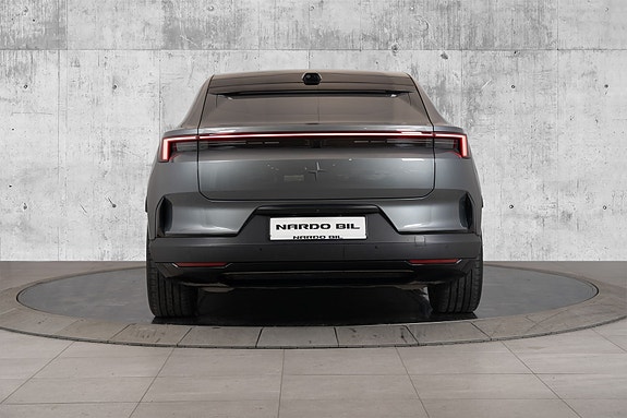Polestar 4 12 of 30