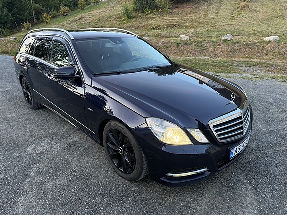 Mercedes-Benz E220 d 2 of 22