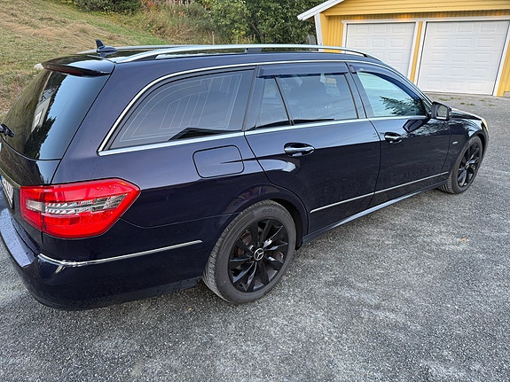 Mercedes-Benz E220 d 4 of 22