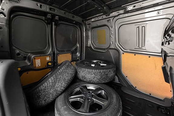 Ford Transit Connect 25 of 27