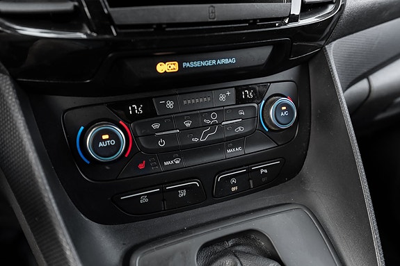 Ford Transit Connect 17 of 27