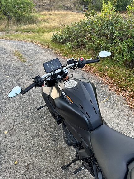 Yamaha MT-07 8 of 9