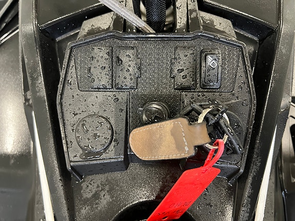 Polaris 650 Titan SP, Demo selges, boks bak, Elektrisk start, Bredbelte, Høy-Lavgir/Revers, krok 17 of 24