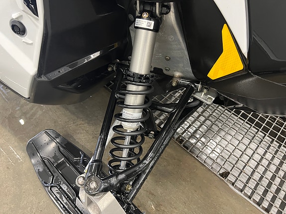 Polaris 650 Titan SP, Demo selges, boks bak, Elektrisk start, Bredbelte, Høy-Lavgir/Revers, krok 9 of 24