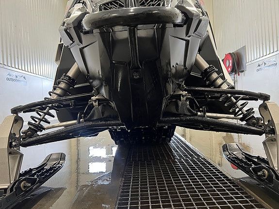 Polaris 650 Titan SP, Demo selges, boks bak, Elektrisk start, Bredbelte, Høy-Lavgir/Revers, krok 10 of 24