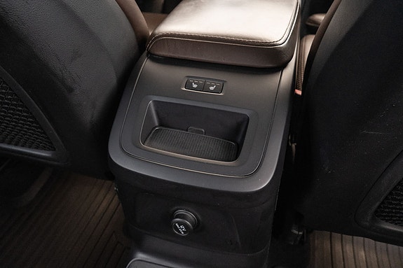 Volvo XC60 28 of 30