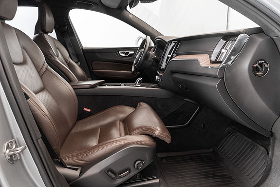 Volvo XC60 24 of 30