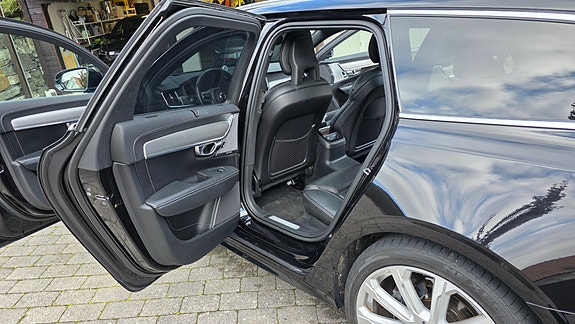 Volvo V90 13 of 30