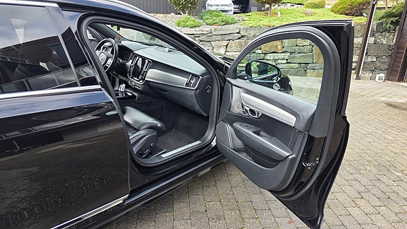 Volvo V90 16 of 30