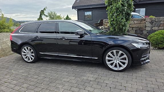 Volvo V90 23 of 30