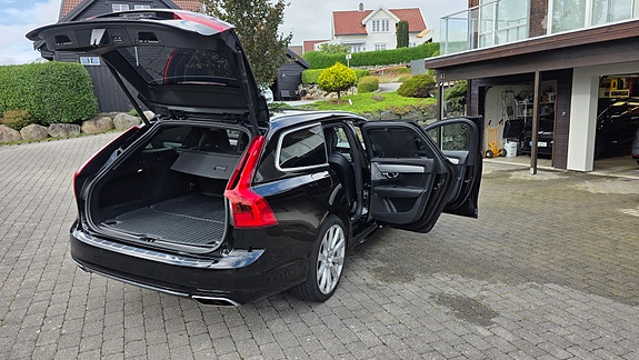 Volvo V90 10 of 30
