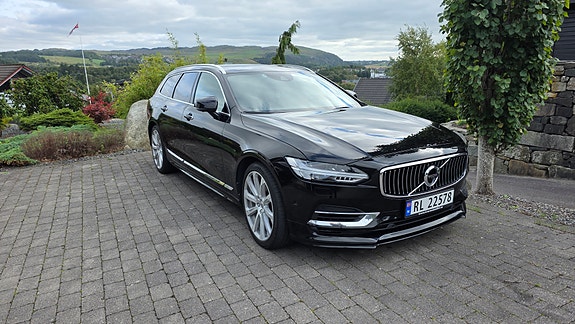 Volvo V90 24 of 30
