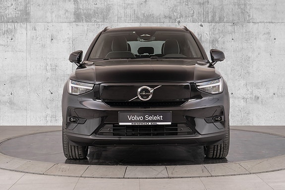 Volvo EX40 2 of 30