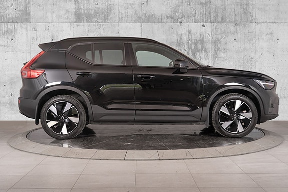 Volvo EX40 8 of 30