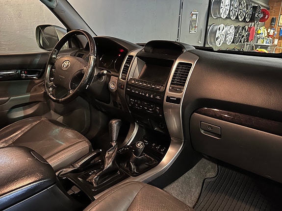 Toyota Land Cruiser 24 of 30