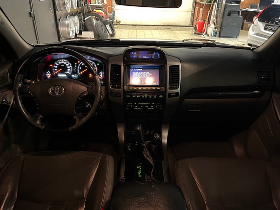 Toyota Land Cruiser 15 of 30