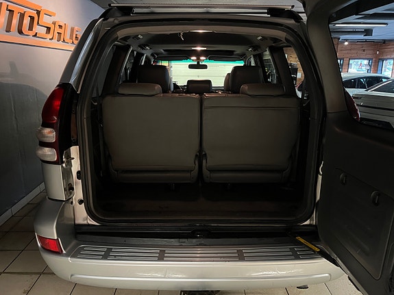 Toyota Land Cruiser 14 of 30