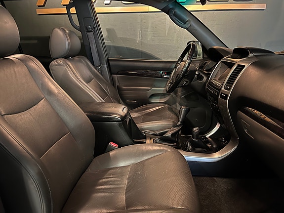 Toyota Land Cruiser 25 of 30