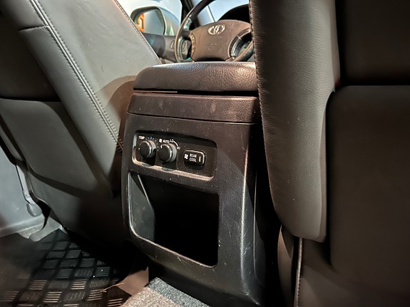 Toyota Land Cruiser 28 of 30