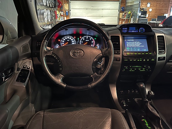 Toyota Land Cruiser 17 of 30