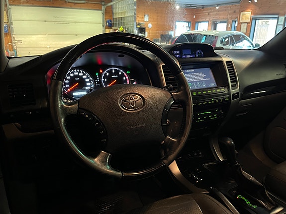Toyota Land Cruiser 16 of 30