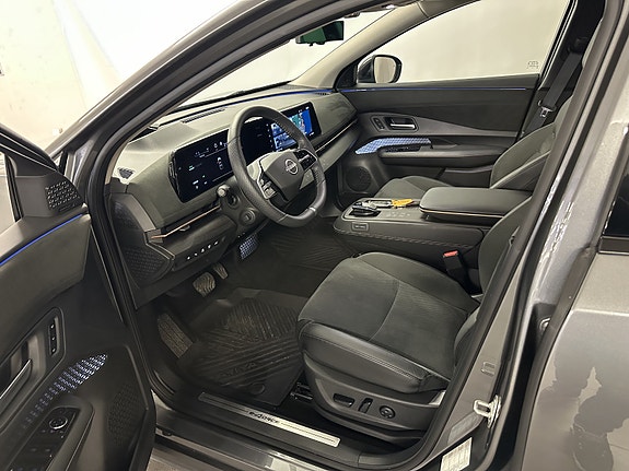 Nissan Ariya 12 of 27
