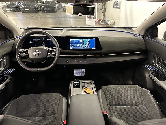 Nissan Ariya 14 of 27