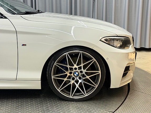 BMW M235i 12 of 30