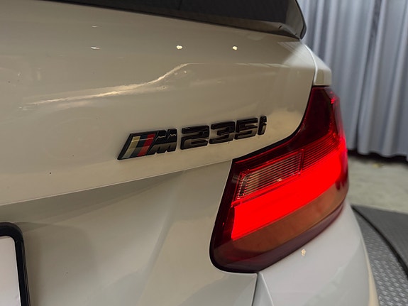 BMW M235i 13 of 30
