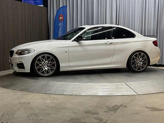 BMW M235i 4 of 30