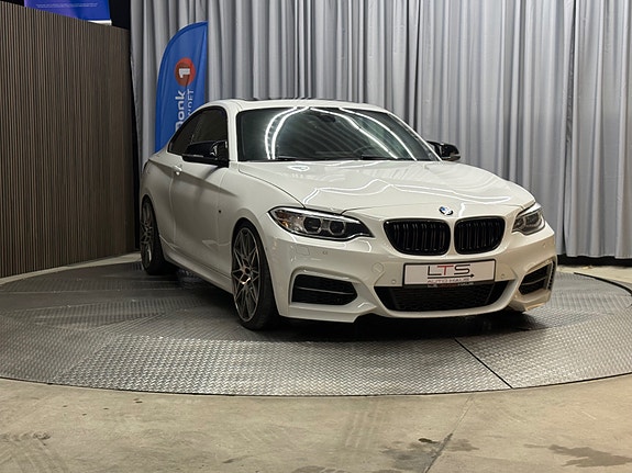 BMW M235i 8 of 30