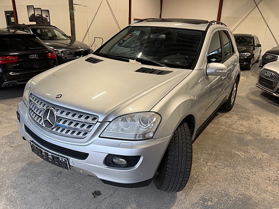 Mercedes-Benz ML320 5 of 30