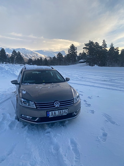 Volkswagen Passat 3 of 8