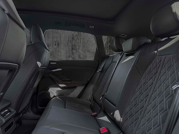 Audi Q6 e-tron 26 of 27