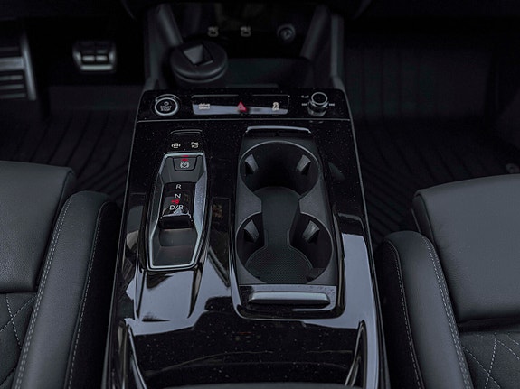 Audi Q6 e-tron 24 of 27