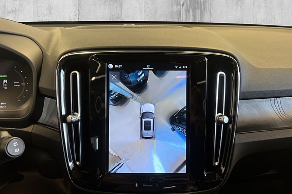 Volvo XC40 18 of 28