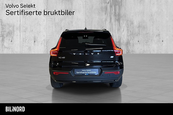 Volvo XC40 6 of 28