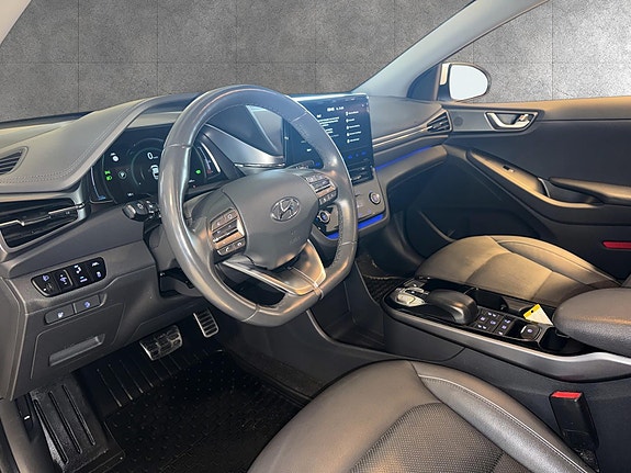 Hyundai IONIQ 10 of 20