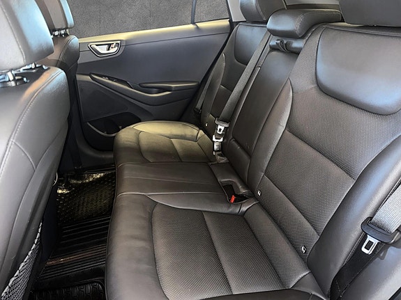 Hyundai IONIQ 11 of 20