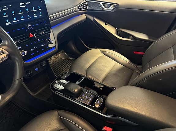 Hyundai IONIQ 19 of 20